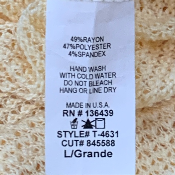 SJS yellow knit top with pearls and silver accents - Picture 6 of 6